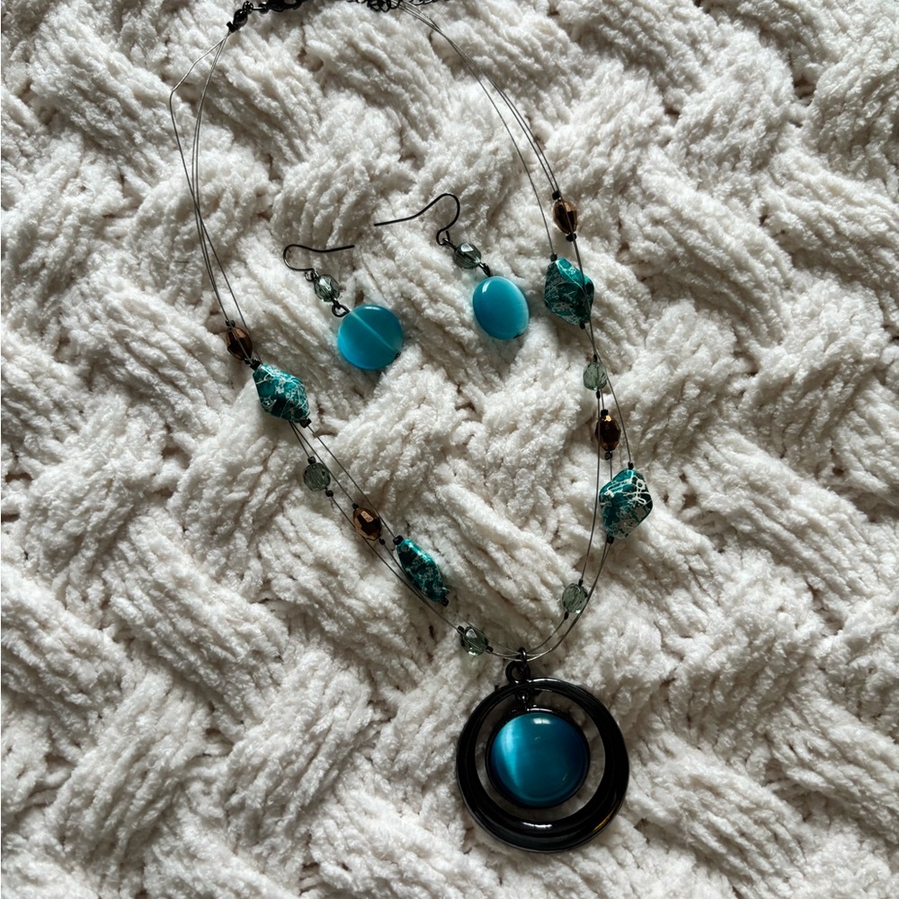 Elegant Turquoise and Silver Necklace Set